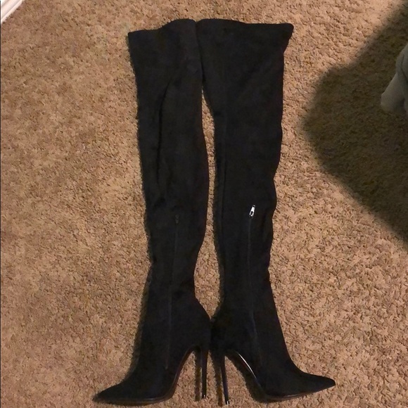 PrettyLittleThing Shoes - Black thigh boots PrettyLittleThing Shoes - Black thigh boots